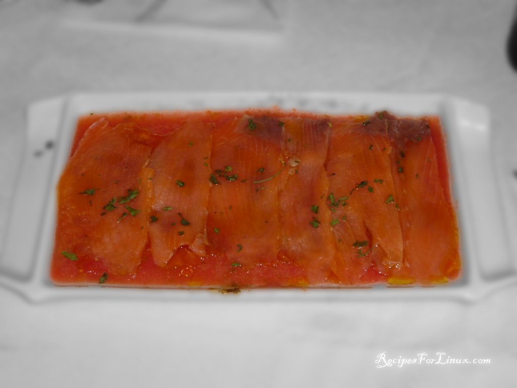 Salmon con tomate